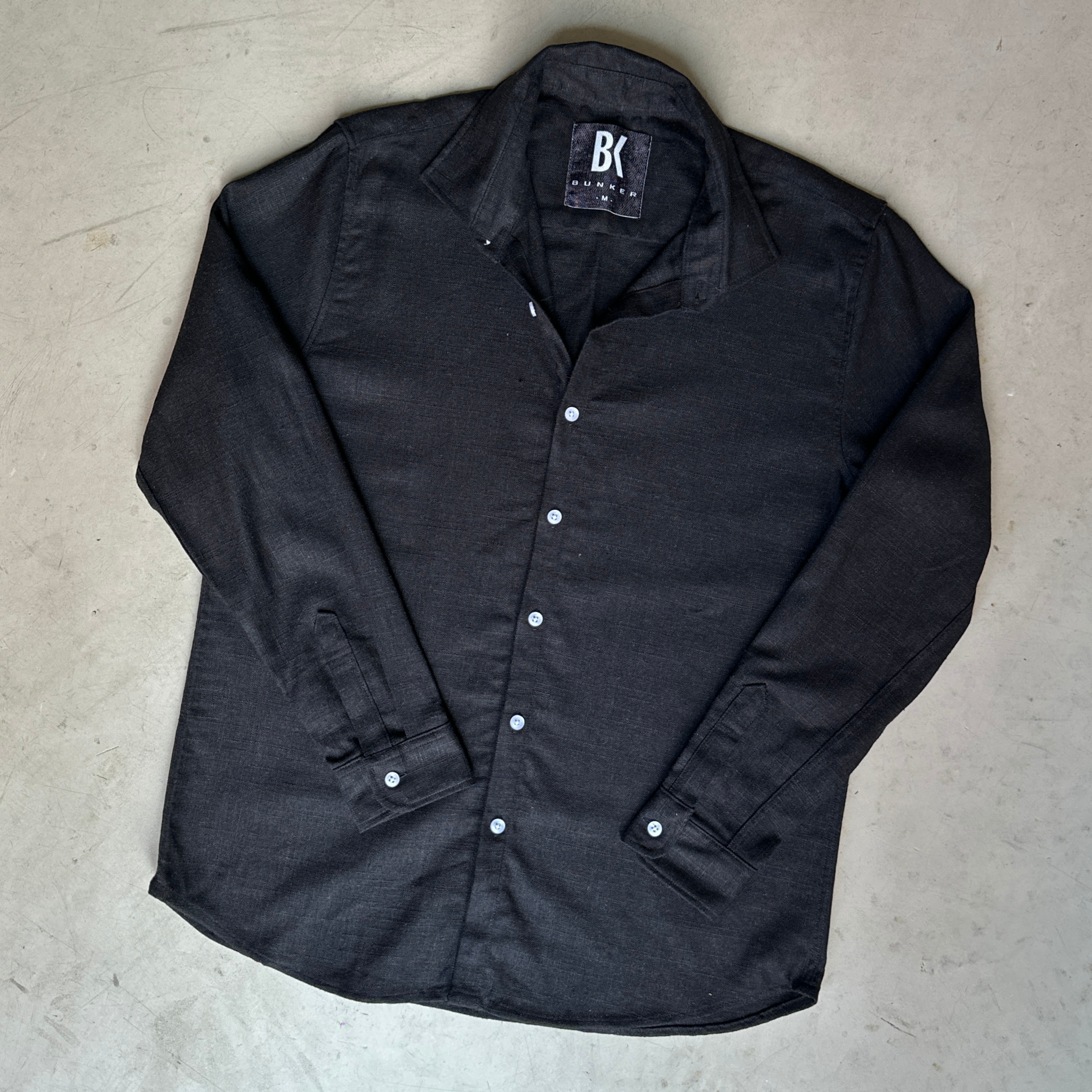 Camisa Cuello Inglés Lisa Negra de Lino
