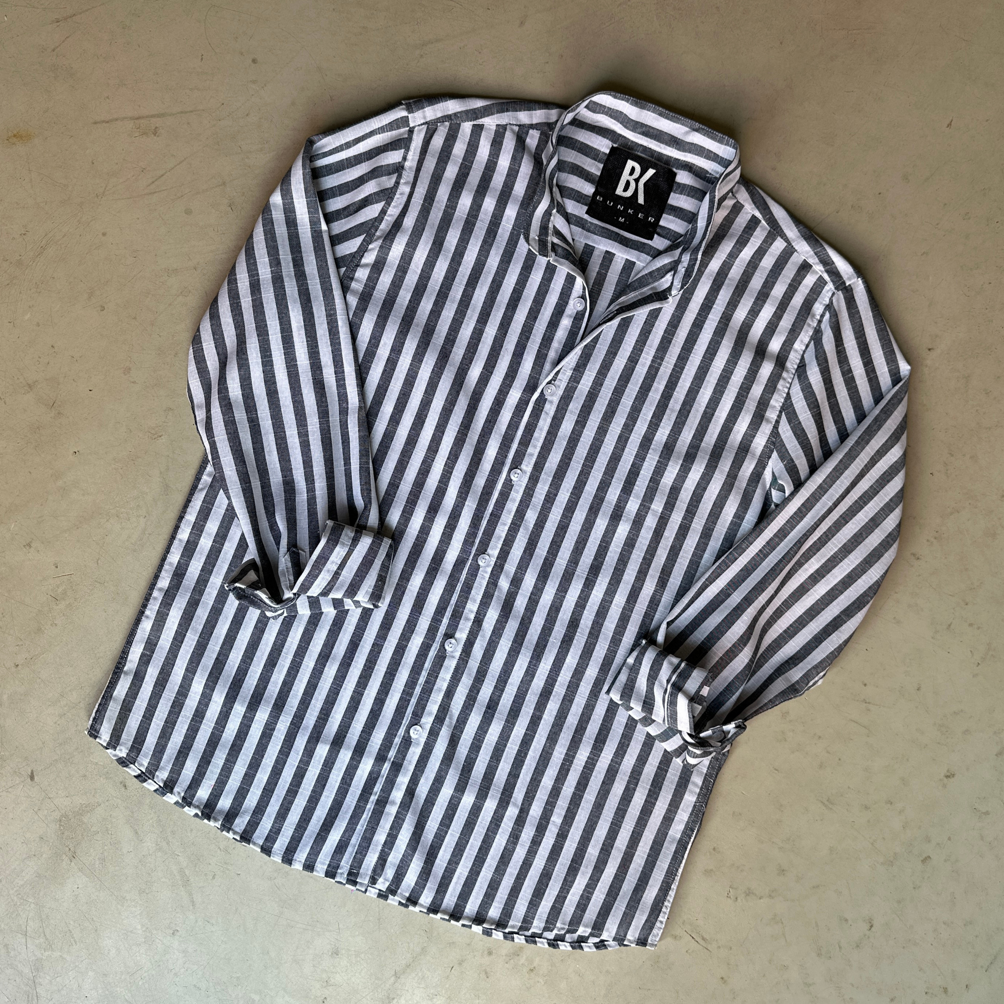 Camisa Cuello Mao a Rayas Negra