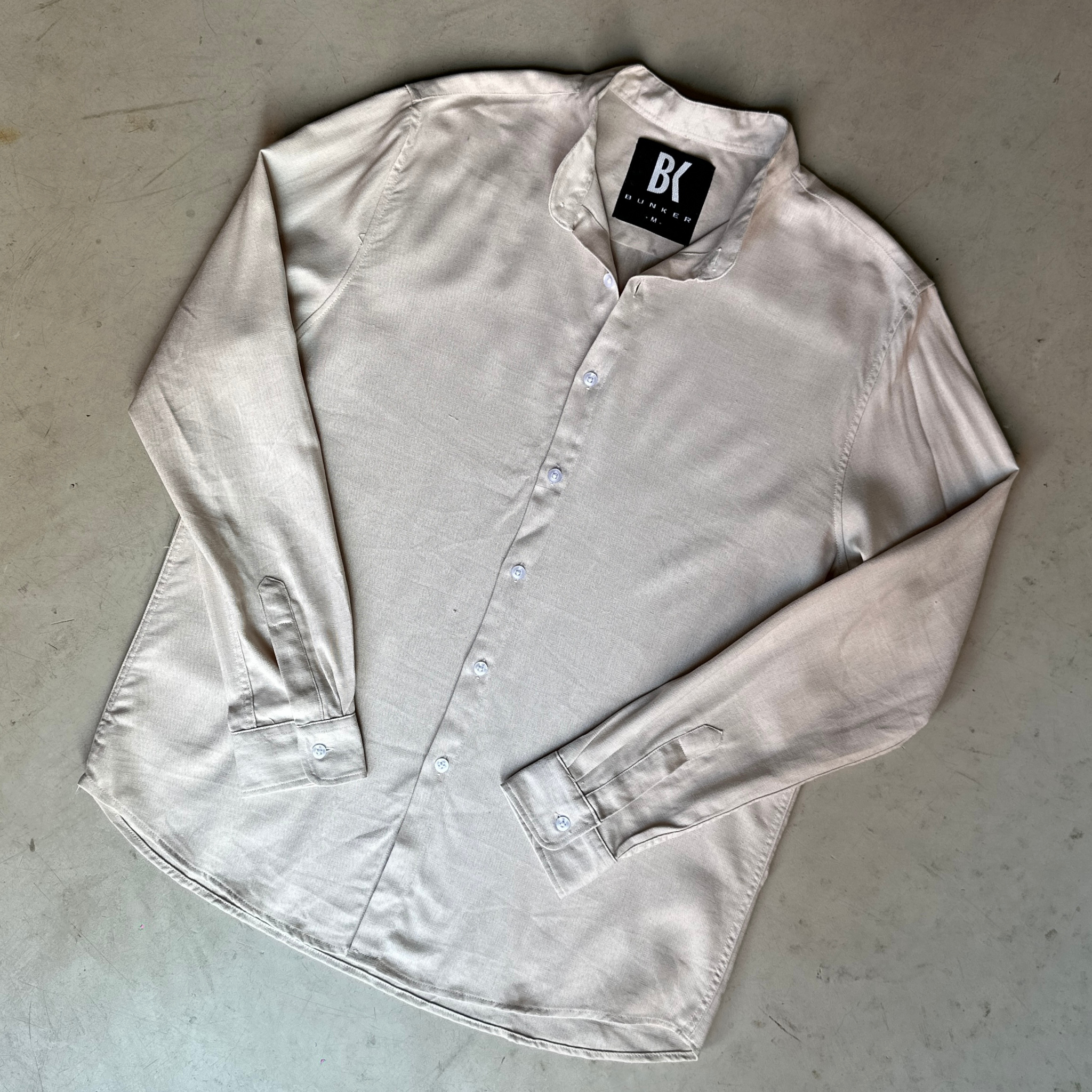 Camisa Cuello Mao Lisa Beige