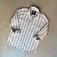Camisa Cuello Inglés a Rayas Gruesas Beige