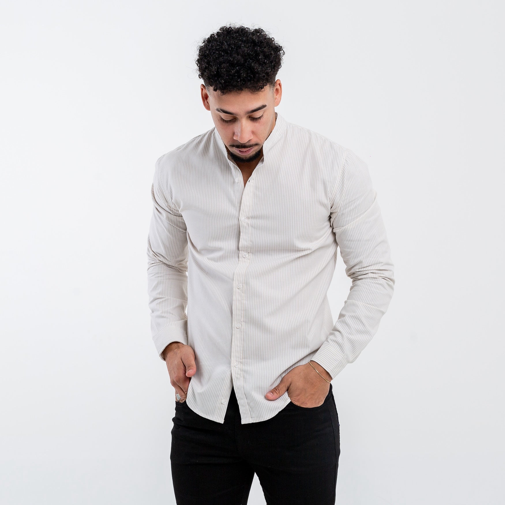 Camisa de cuello mao a rayas