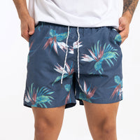 Short de baño azul con flores